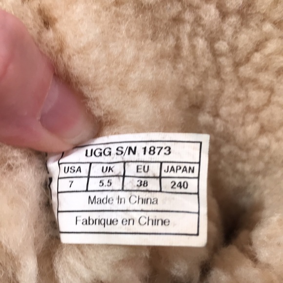 UGG Tan Three Button Boots Size 7 - Picture 11 of 15